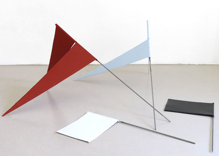 Four flags suggesting four possible answers, 2007